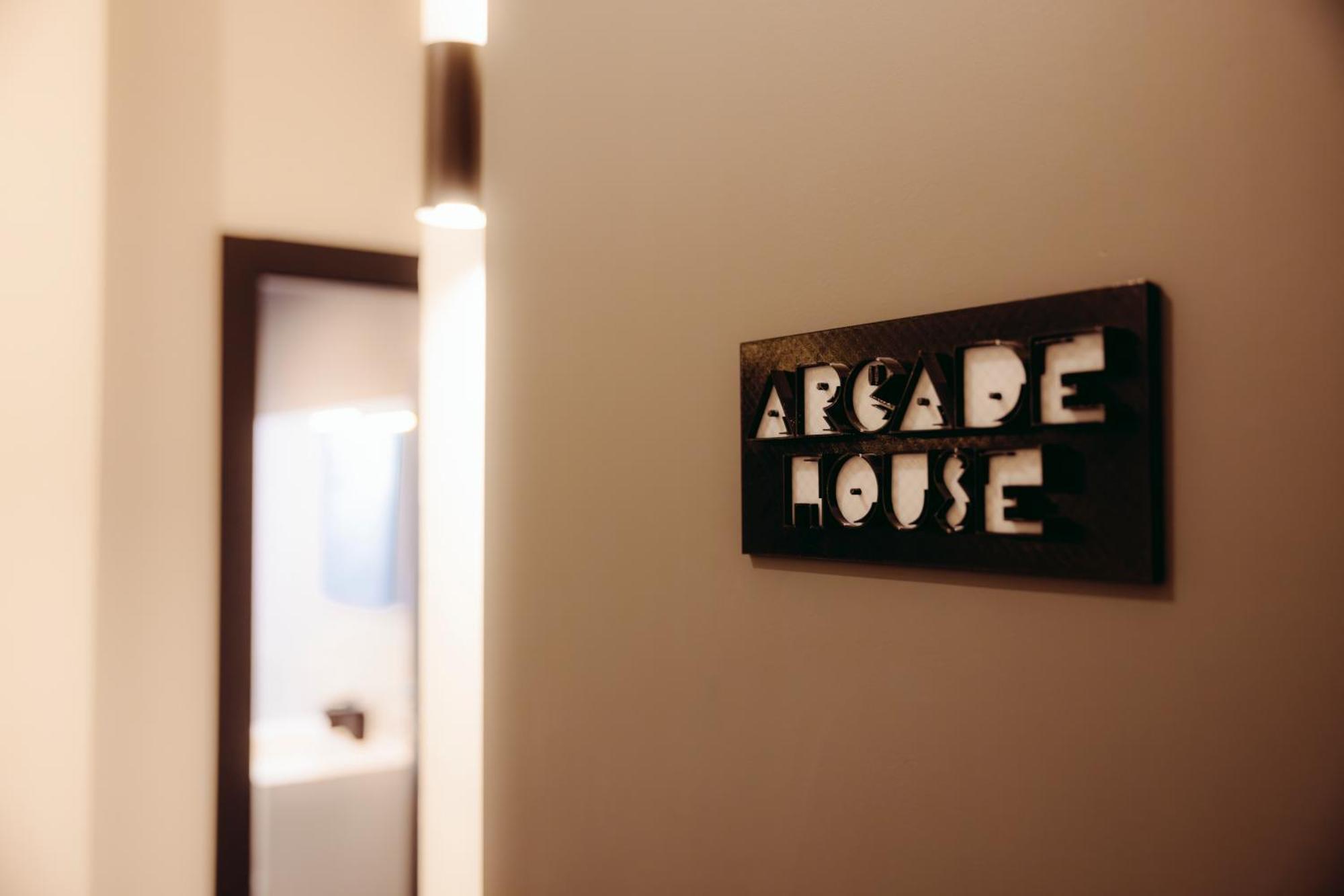 Arcade House Verona Fiera Netflix + Videogame Exteriör bild